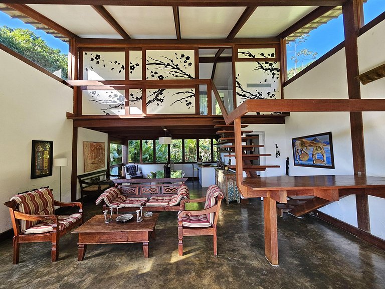 Villa com piscina, loft e 5 Suítes – Praia do Léo