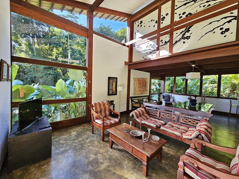 Villa com piscina, loft e 5 Suítes – Praia do Léo