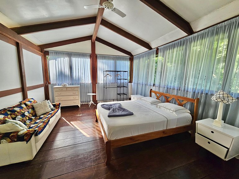 Villa com piscina, loft e 5 Suítes – Praia do Léo