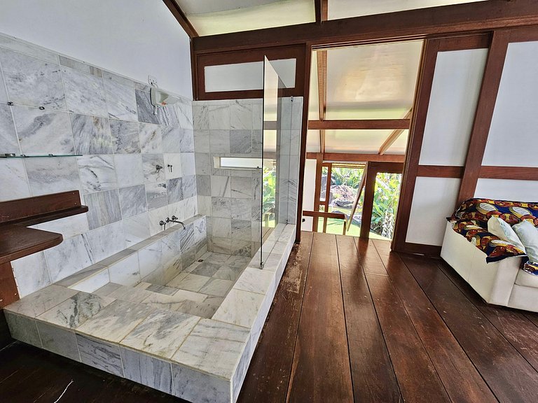 Villa com piscina, loft e 5 Suítes – Praia do Léo