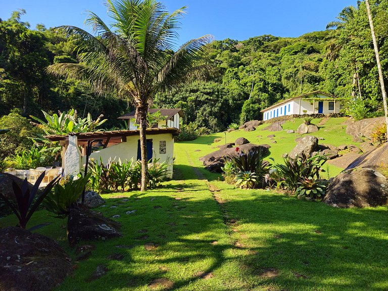 Villa com piscina, loft e 5 Suítes – Praia do Léo