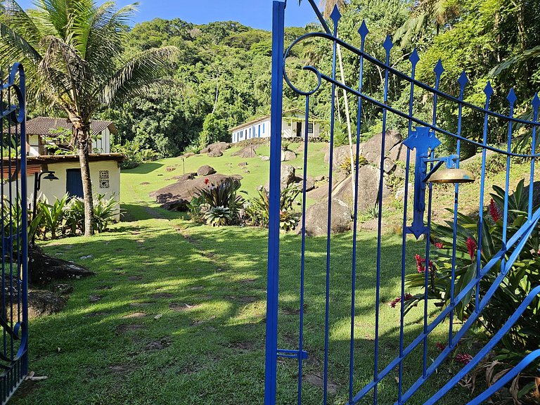 Villa com piscina, loft e 5 Suítes – Praia do Léo
