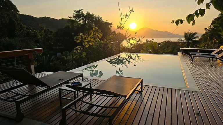 Casa com Piscina Aquecida e Vista Para o Mar