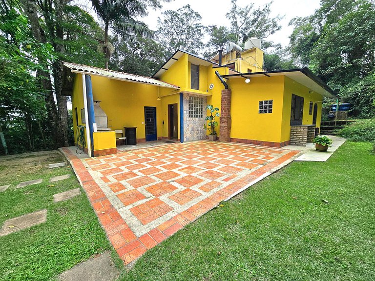 Casa Amarela – Refúgio na natureza – Rota do vinho