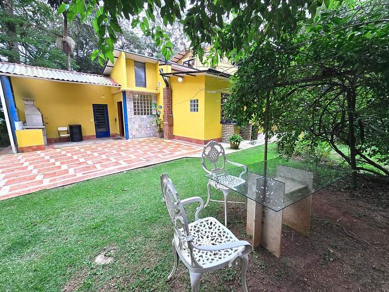 Casa Amarela – Refúgio na natureza – Rota do vinho