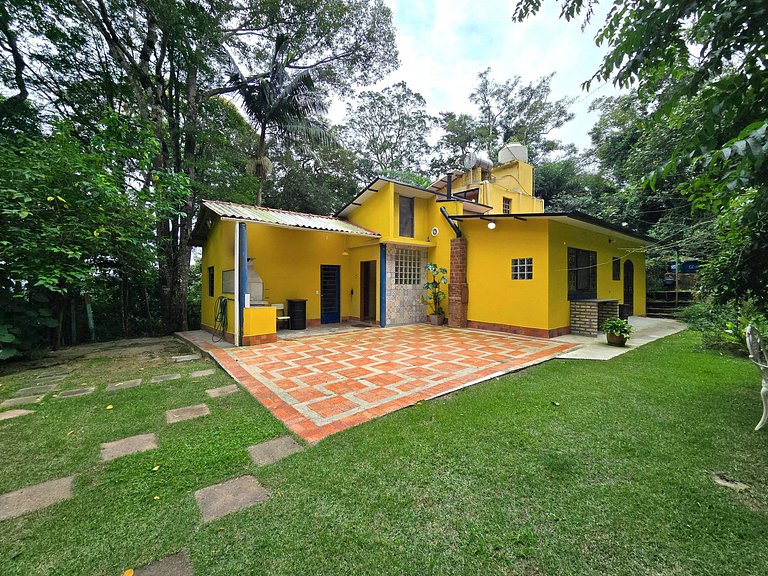 Casa Amarela – Refúgio na natureza – Rota do vinho